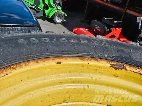 John Deere NOKIAN Tratores Agrícolas usados