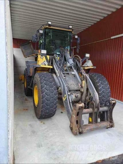 Komatsu WA200 PT Pás carregadoras de rodas