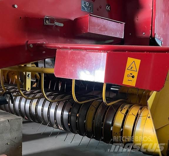 New Holland BB980 Enfardadeira de rolos