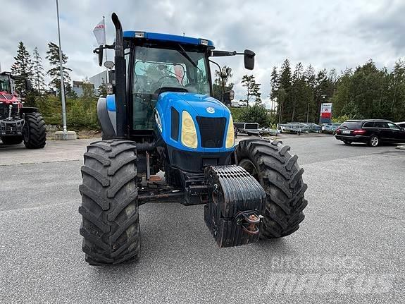 New Holland TS135A Tratores Agrícolas usados