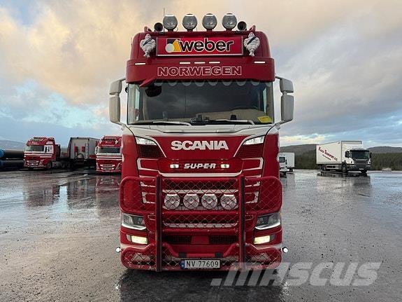 Scania 650 S Camiões de caixa fechada