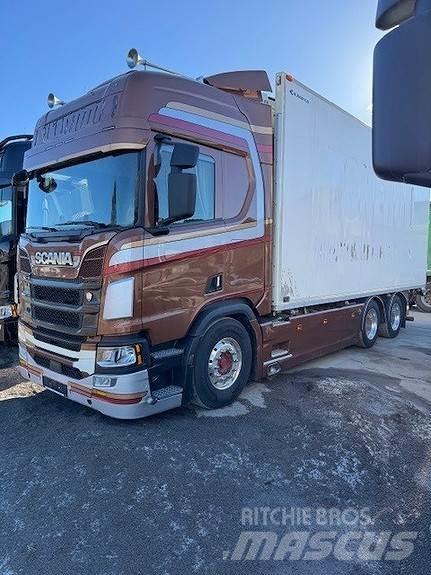 Scania R650B6X2NB Camiões de caixa fechada