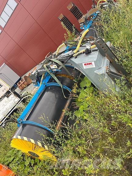 Snowek AH 330 Outros limpa-neves e máquinas de limpeza viária