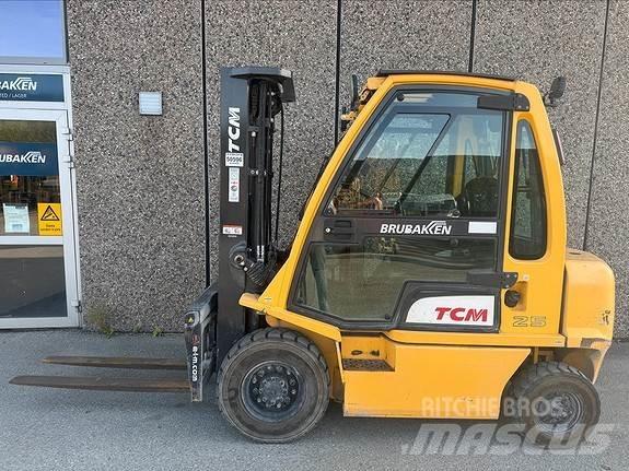 TCM FD25 Empilhadores Diesel