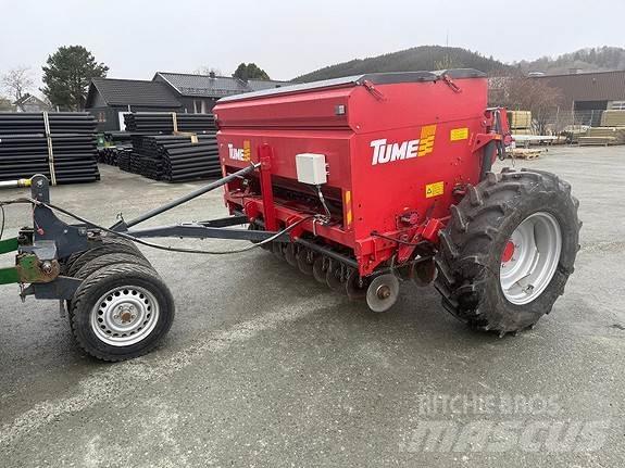 Tume HKL 2500 Espalhadores de estrume