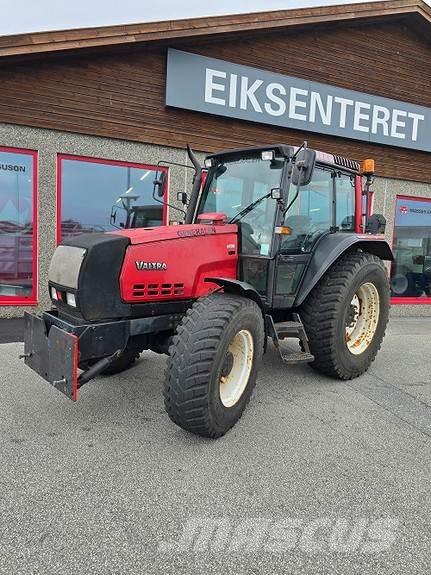 Valtra 6400 Tratores Agrícolas usados