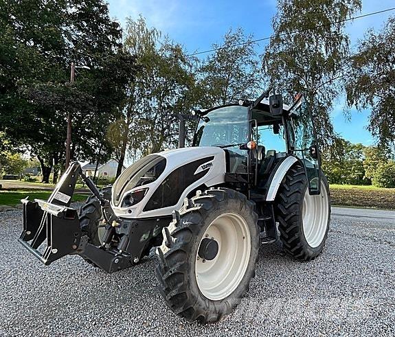 Valtra A114 Tratores Agrícolas usados