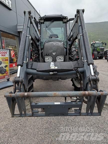 Valtra A83 Tratores Agrícolas usados