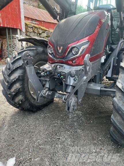 Valtra G125A Tratores Agrícolas usados