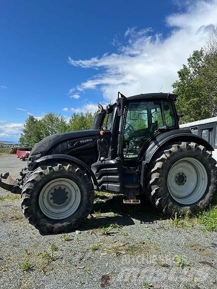 Valtra T 214 Tratores Agrícolas usados