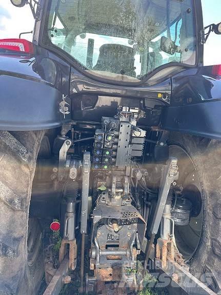 Valtra T 214 Tratores Agrícolas usados