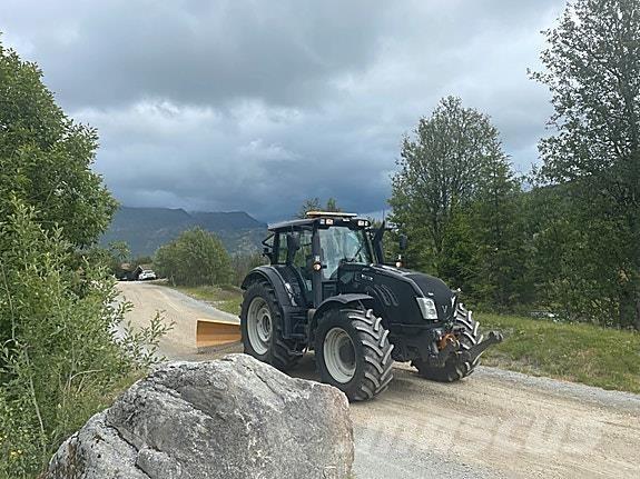 Valtra T203 Tratores Agrícolas usados