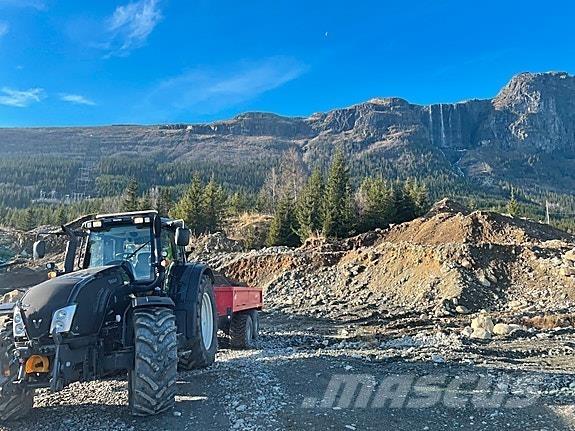 Valtra T203 Tratores Agrícolas usados