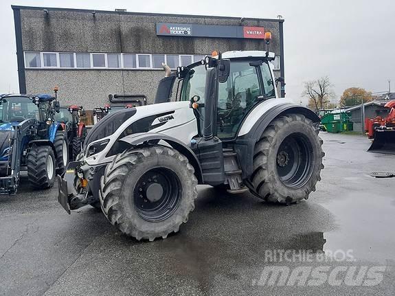 Valtra T234 Tratores Agrícolas usados