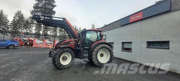 Valtra T234 Tratores Agrícolas usados