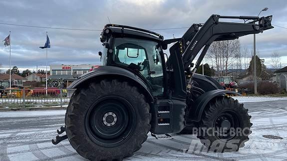 Valtra T235 Tratores Agrícolas usados