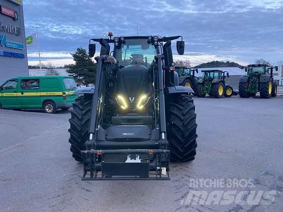 Valtra T235 Tratores Agrícolas usados