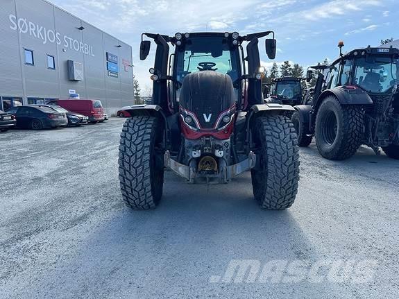 Valtra T235 Tratores Agrícolas usados