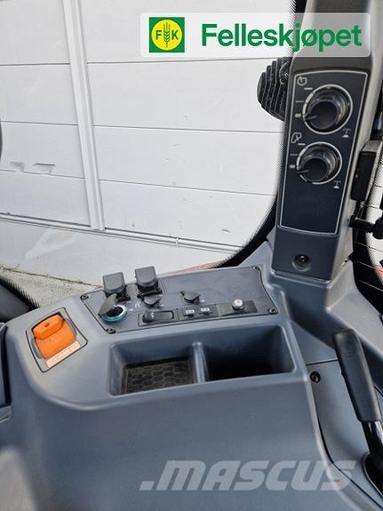 Valtra T235 Tratores Agrícolas usados