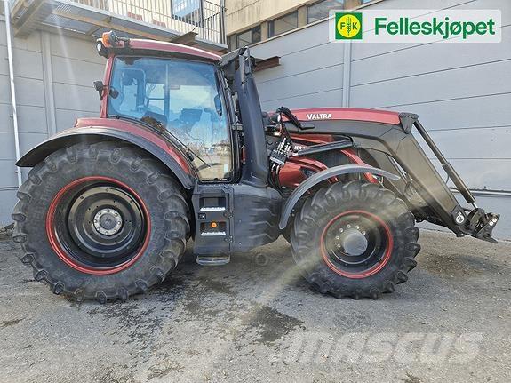 Valtra T235 Tratores Agrícolas usados