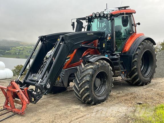 Valtra T235D Tratores Agrícolas usados