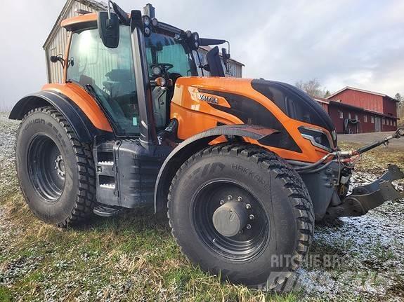 Valtra T255 Tratores Agrícolas usados