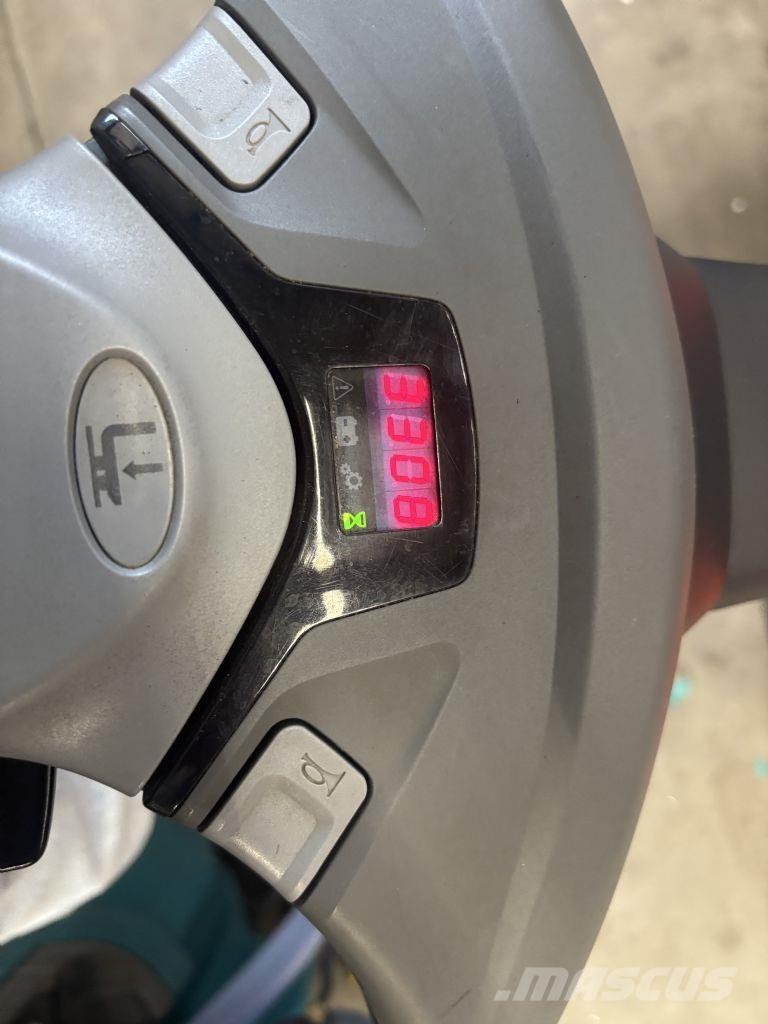 BT SWE120L Empilhador para operador externo