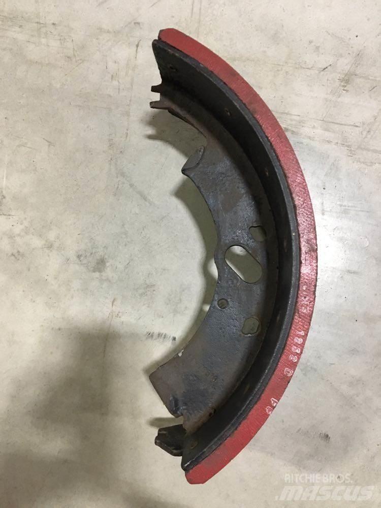  Brake Shoe Travőes