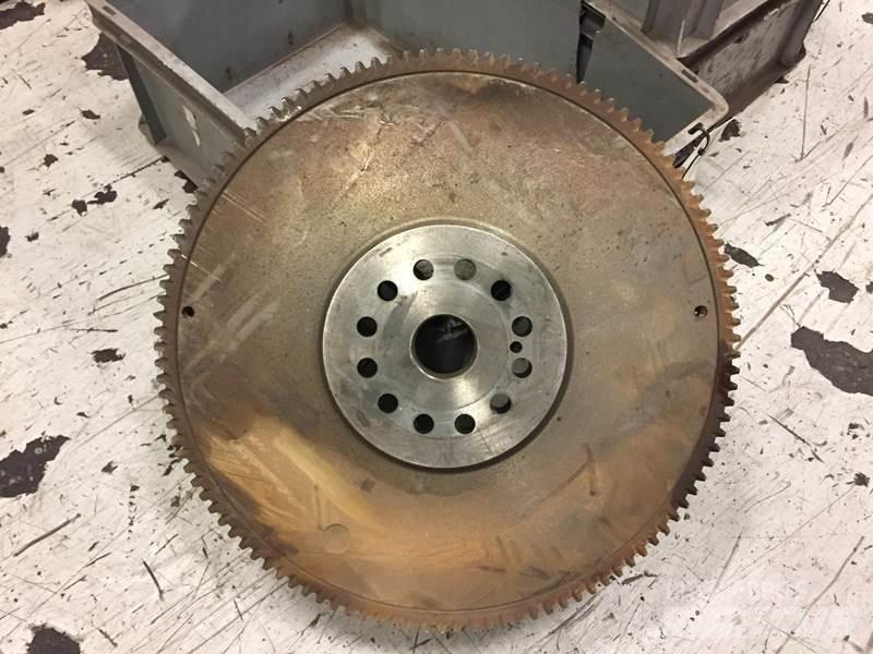 CAT C18 Pneus, Rodas e Jantes