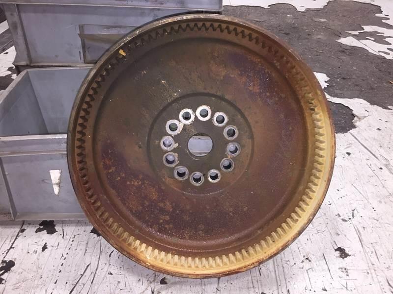 CAT C18 Pneus, Rodas e Jantes