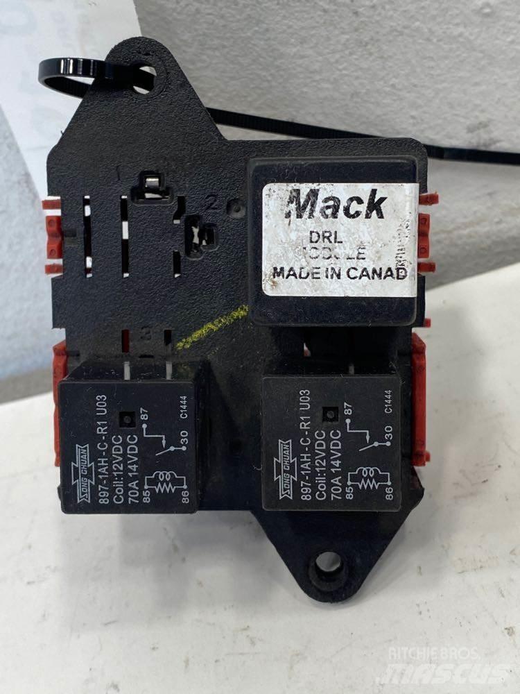 Mack GU Cabines e interior