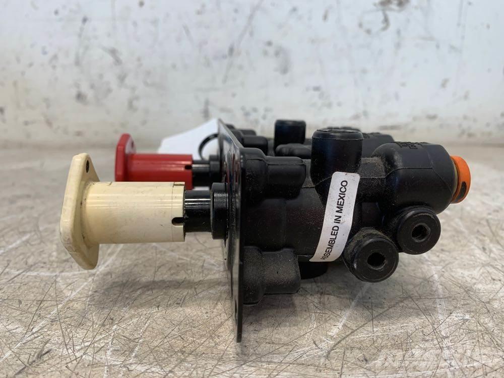 Volvo VNL Transportes - Outros
