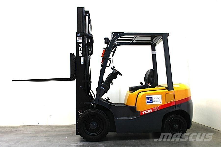TCM FD 25 T 3 Empilhadores Diesel