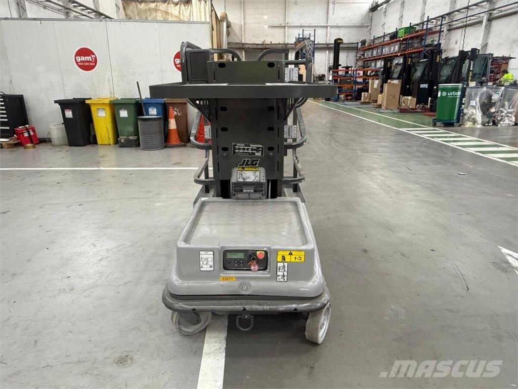 JLG 10MSP Plataformas elevatórias de mastro vertical
