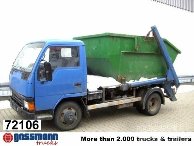 Mitsubishi Canter 4x2 Camiões caixa desmontável com elevador de cabo