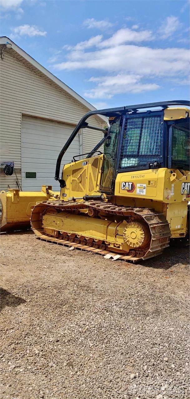 CAT D3 LGP Dozers - Tratores rastos