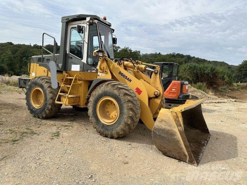 Daewoo MG200 Pás carregadoras de rodas