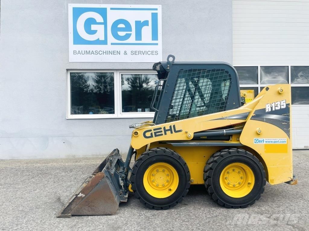 Gehl R135 Carregadoras de direcção deslizante