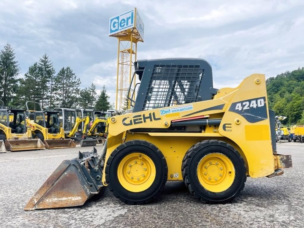 Gehl SL4240 Carregadoras de direcção deslizante