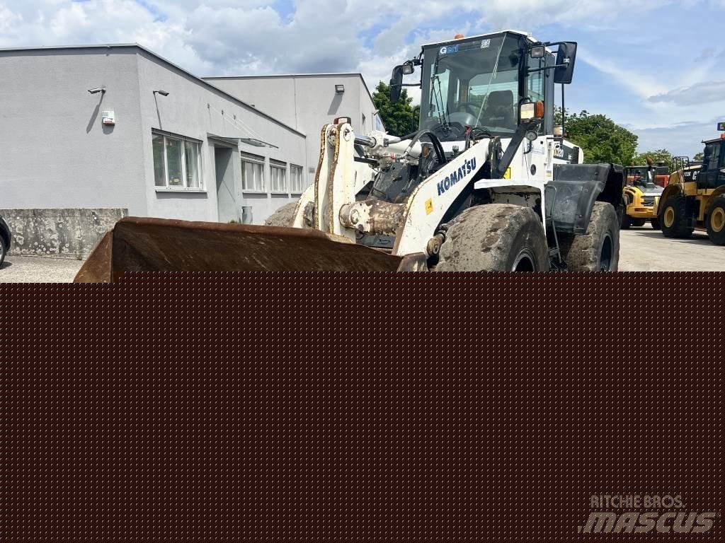 Komatsu WA 320-6 Pás carregadoras de rodas