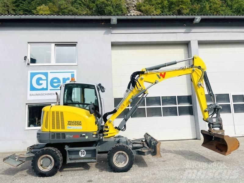 Neuson EW65 Escavadoras de rodas