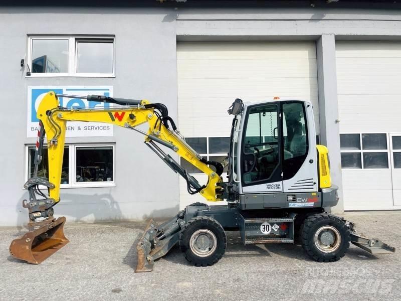 Neuson EW65 Escavadoras de rodas