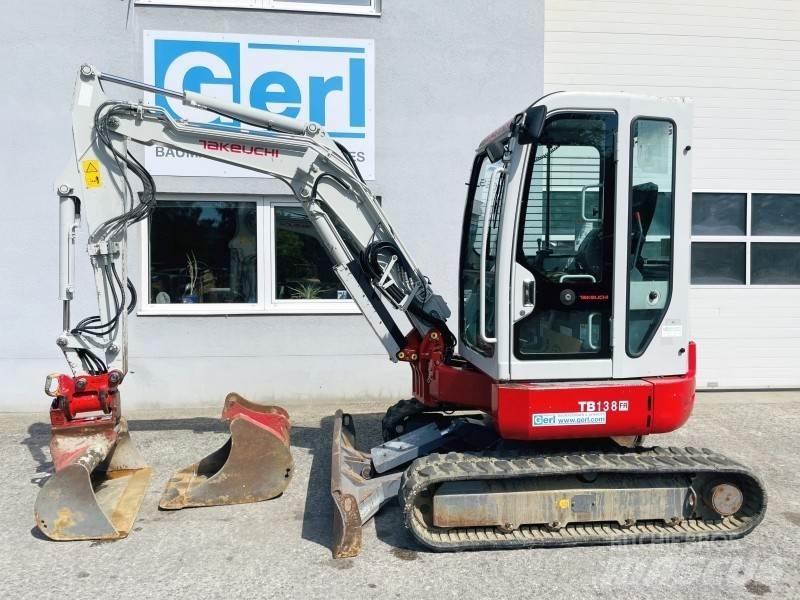 Takeuchi TB138FR Mini Escavadoras <7t