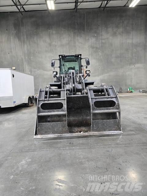 Doosan DL250-7 Pás carregadoras de rodas