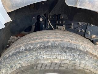 Ford F750 Auto-tanques