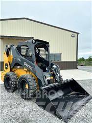 John Deere 318G Carregadoras de direcção deslizante
