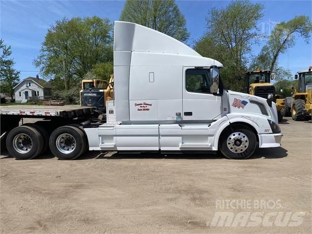 Volvo VNL64T670 Tractores (camiões)