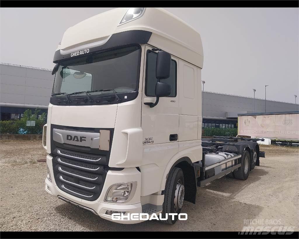 DAF DAF Camiões de caixa fechada