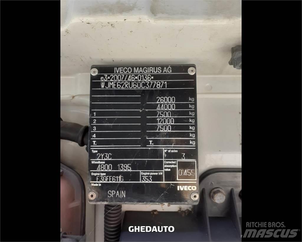 Iveco AS260S48Y Camiões de caixa fechada