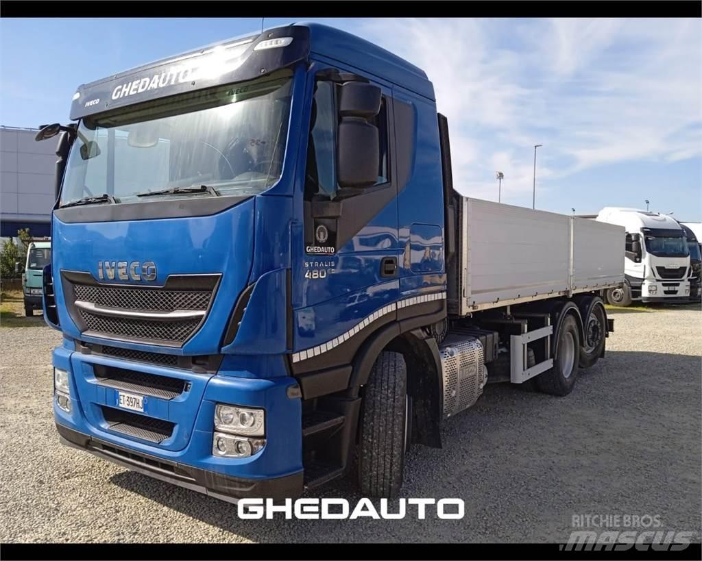 Iveco AS260S48Y Camiões de caixa fechada